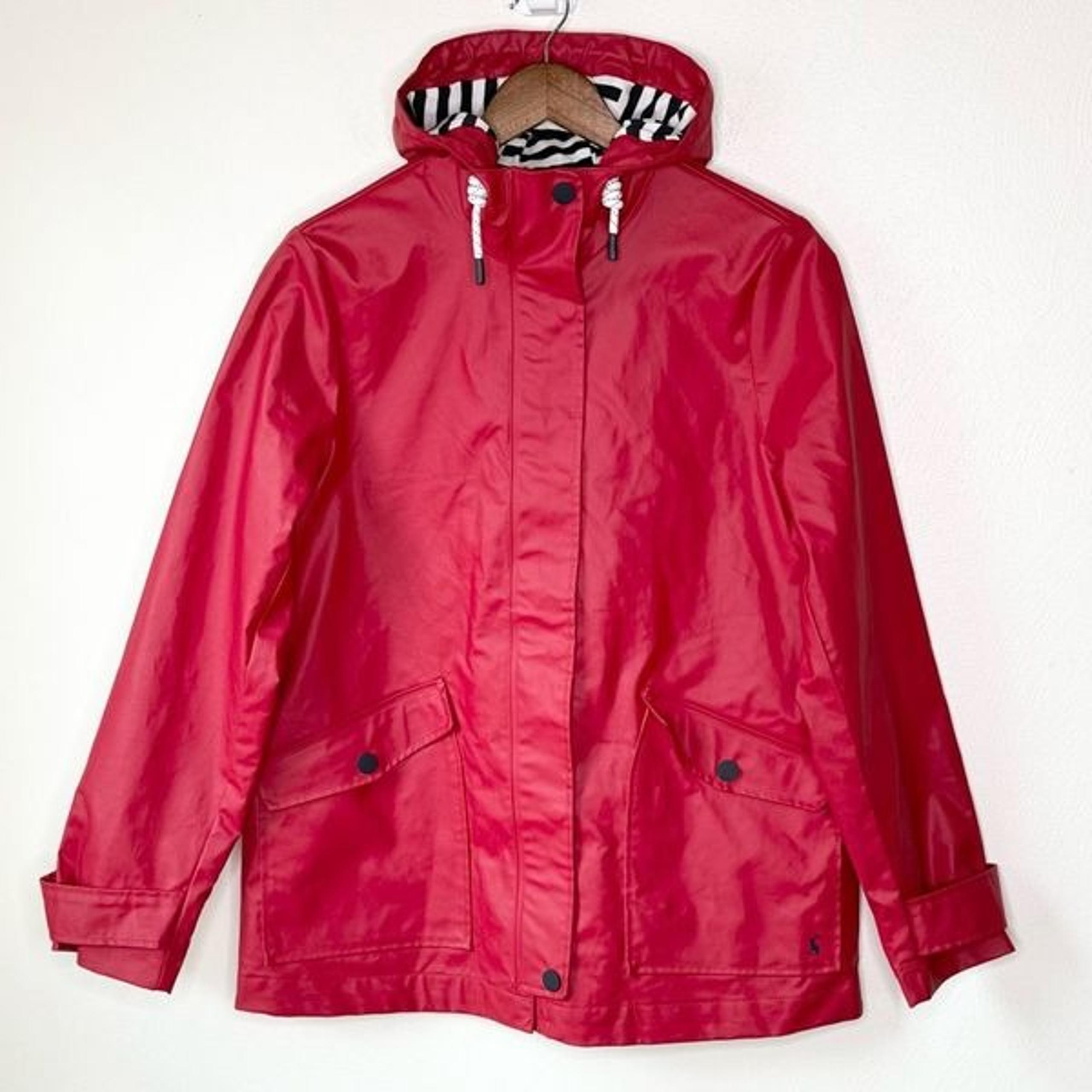 Joules Sailaway Short Waterproof Raincoat in Red - Women’s US 8 / EU 40