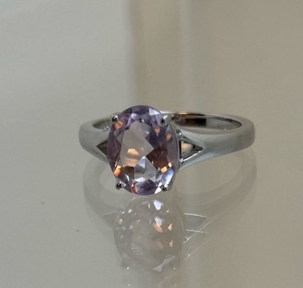 Vintage Sterling Silver and Pale Pink/Purple Amethyst Ring - size 6.75
