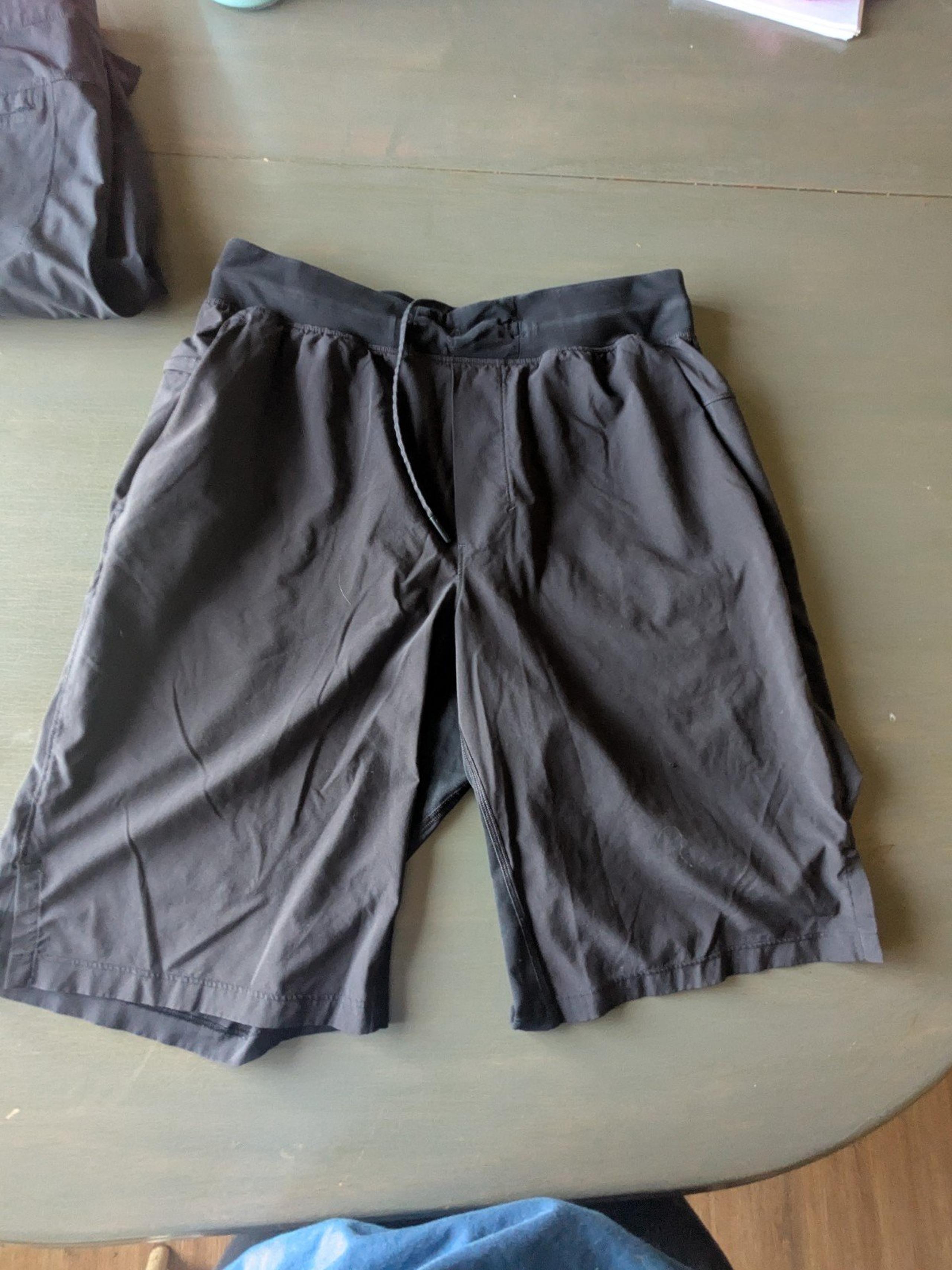Men's Black Lululemon small Athletic Shorts Golf Elastic Waist Drawstring