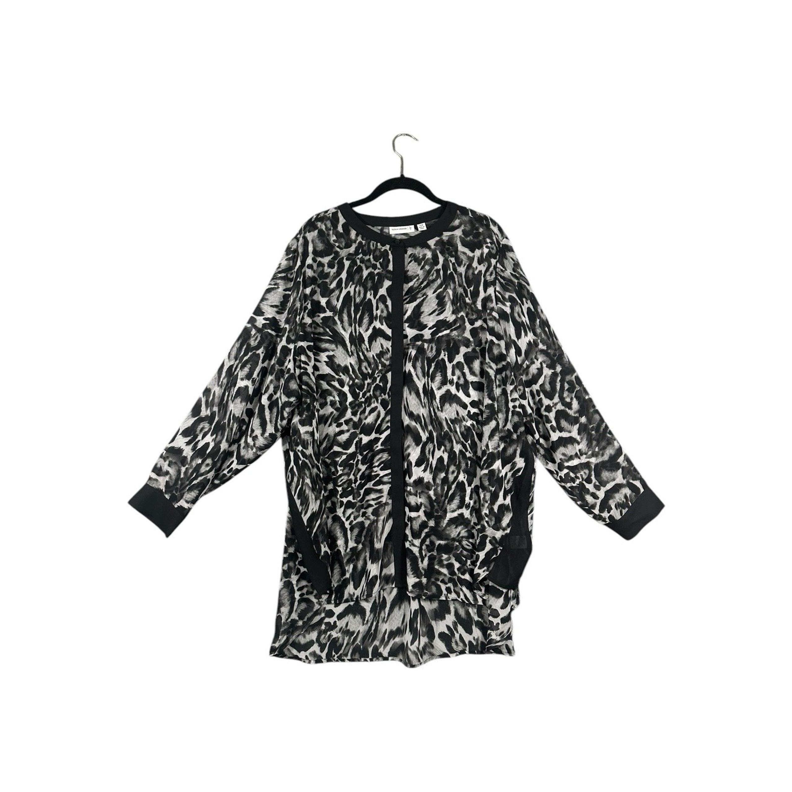 SUSAN GRAVER BLACK PRINTED SEER CHIFFON BUTTON FRONT HI LOW HEM TOP SIZE 26W