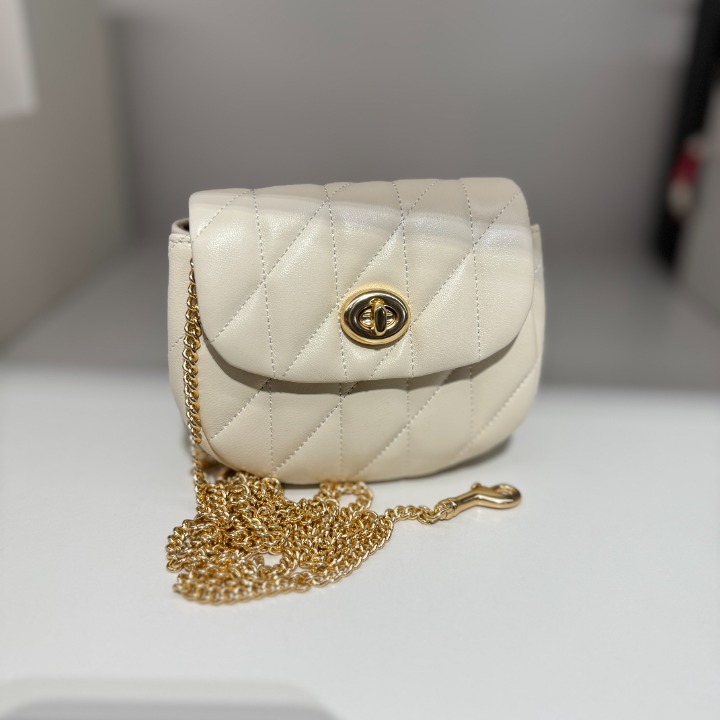 Coach CZ018 Turnlock Card Case Gift receipt