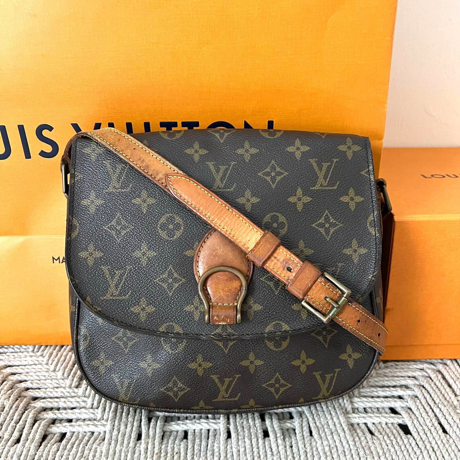 Louis Vuitton Saint Cloud GM Monogram Crossbody / Shoulder Bag 884VI