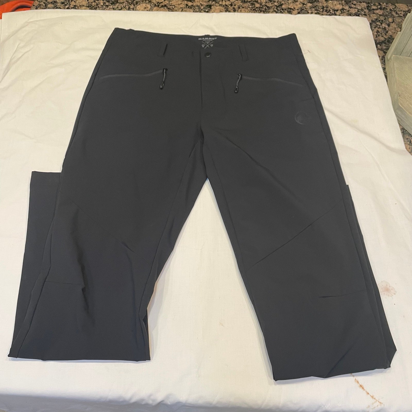 NWOT Mammut Mens Black Snow Pants w/2 Front & 1 Rear Zippered Pockets 36