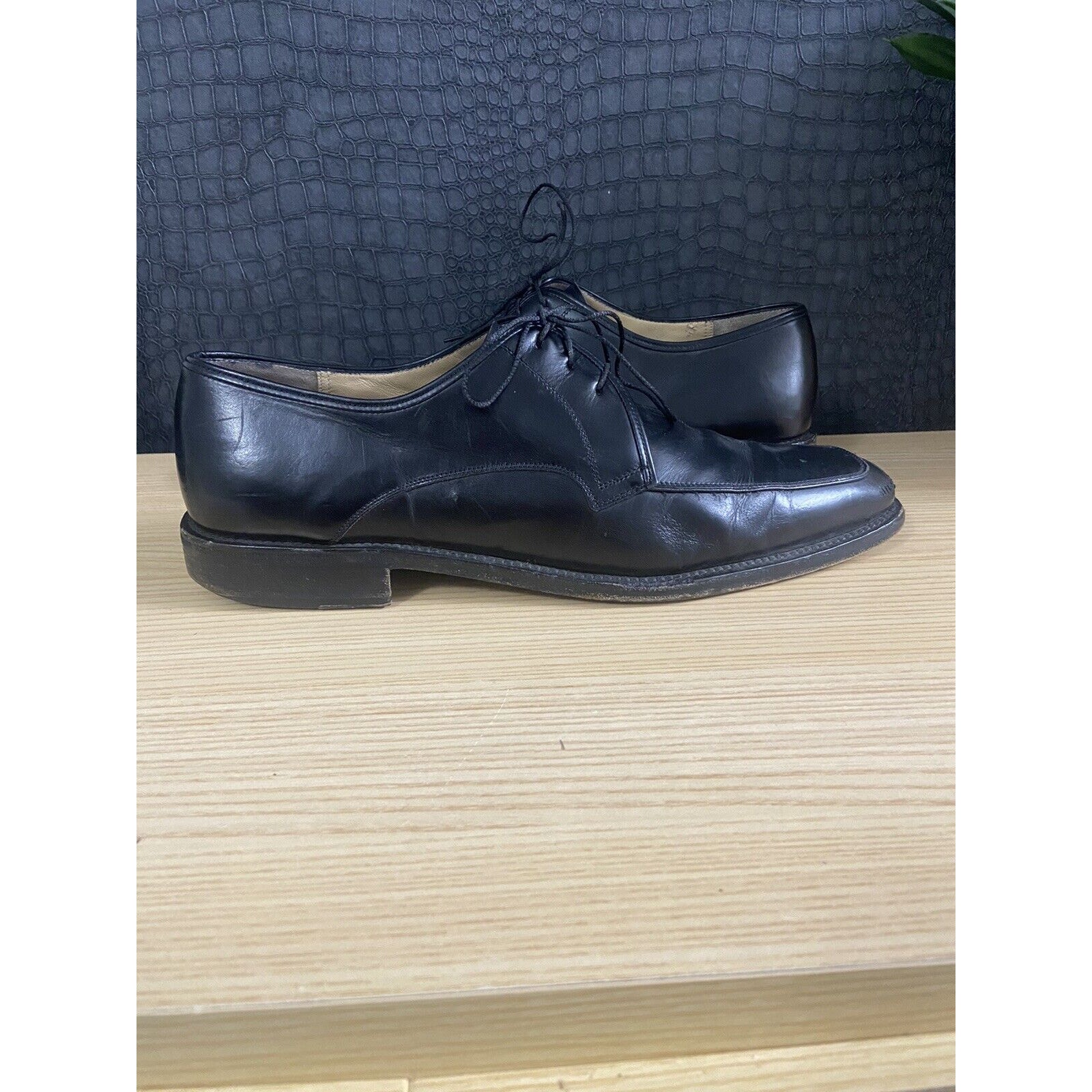 Salvatore Ferragamo Shoes Men's Size 10.5 Black Leather Lavorazione Originale 