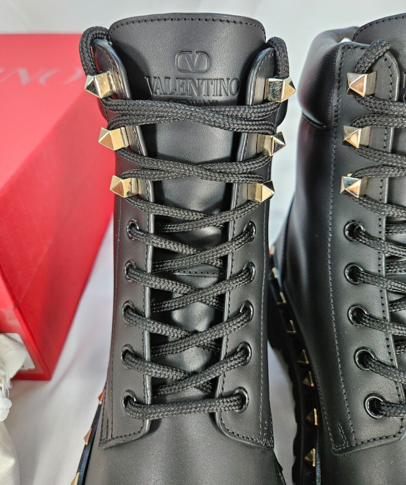 Valentino Garavani Women's Rockstud Lug Sole Combat Boots 8.5 US MSRP 1,590