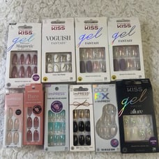Press on nails