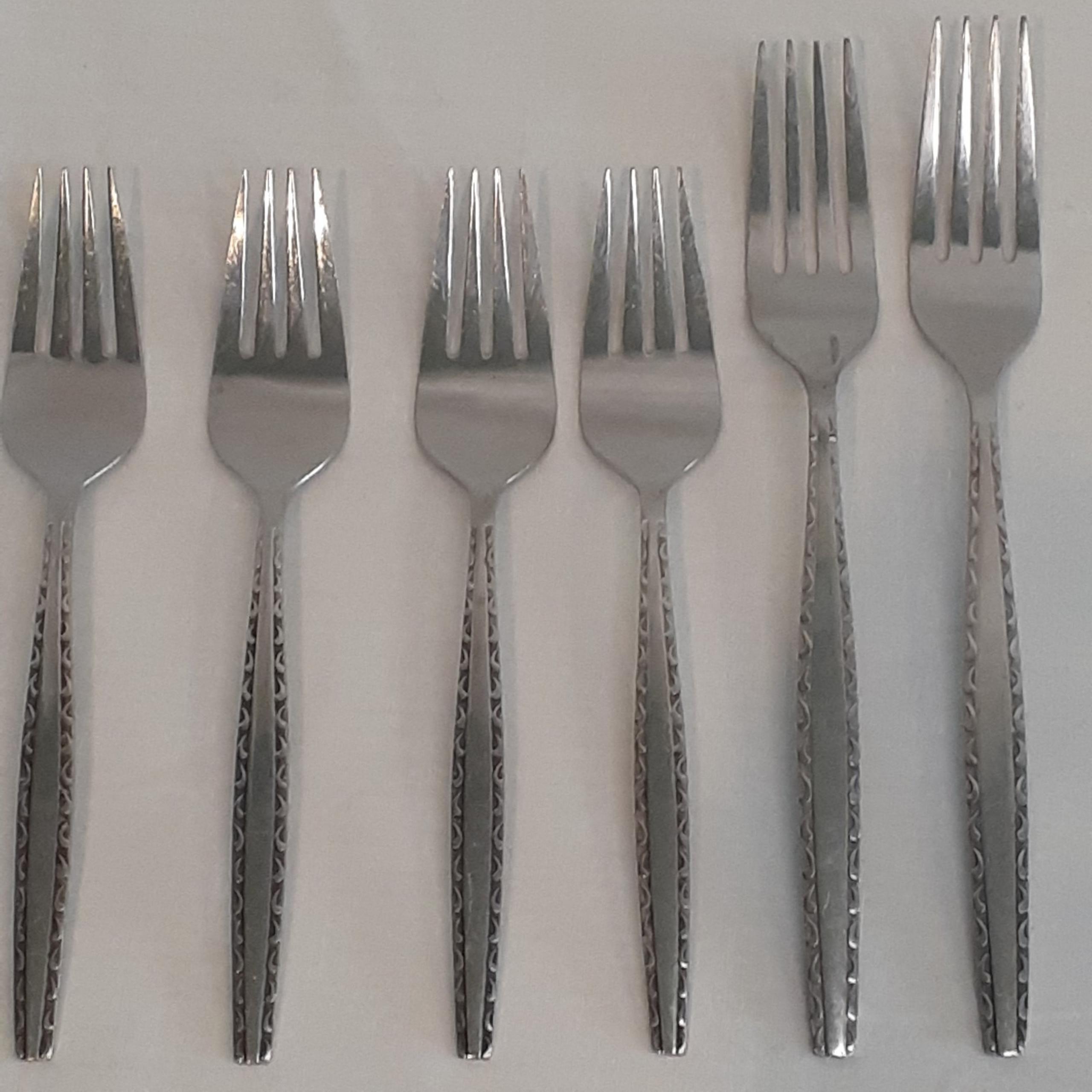 International Luxury Stainless Steel INS174 Flatware Forks 4 Salad 2 Dinner
