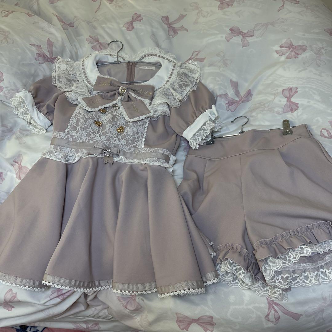 LIZ LISA Volume Flare Maid-Like Set Up