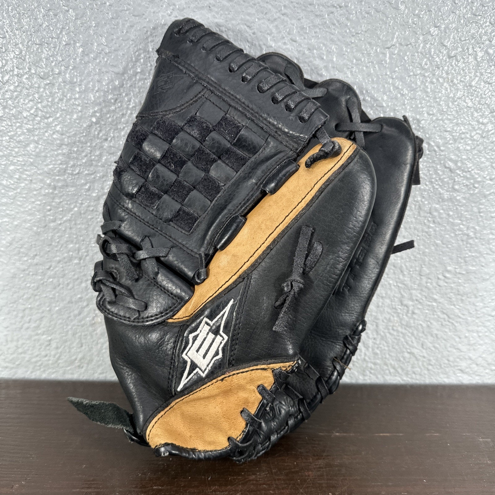 Easton Titan E Series BX1300 13” Black Leather Glove Right Handed Throw RHT