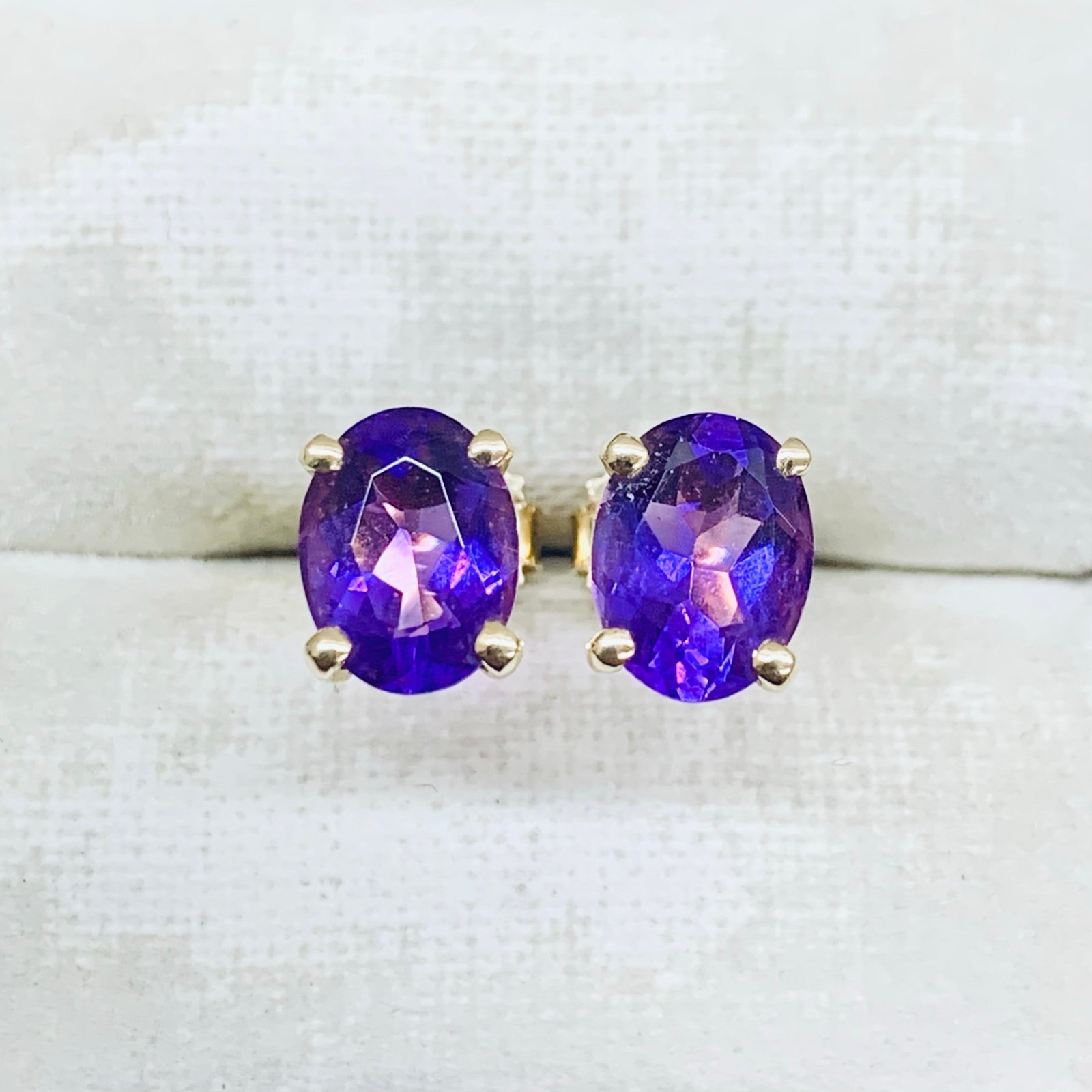 1.50 Ct 14k Yellow Gold Oval Cut Amethyst Purple February Gemstone Stud Earrings