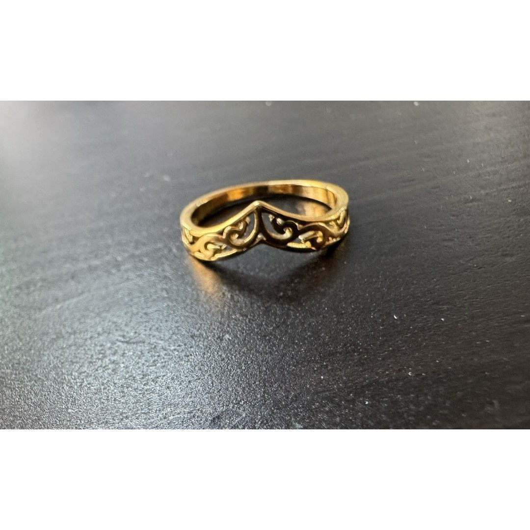 Tiara Crown V Shape Filigree 8K Gold Band Size 7 Ring