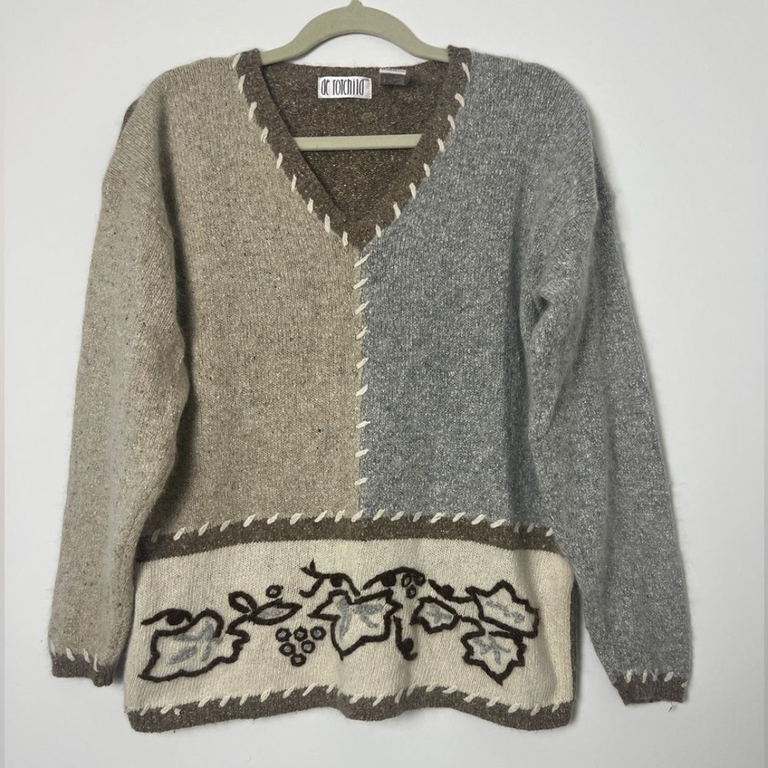 Vintage De Rotchild Beige Gray Angora Silk Embroidered Colorblock Y2K Sweater