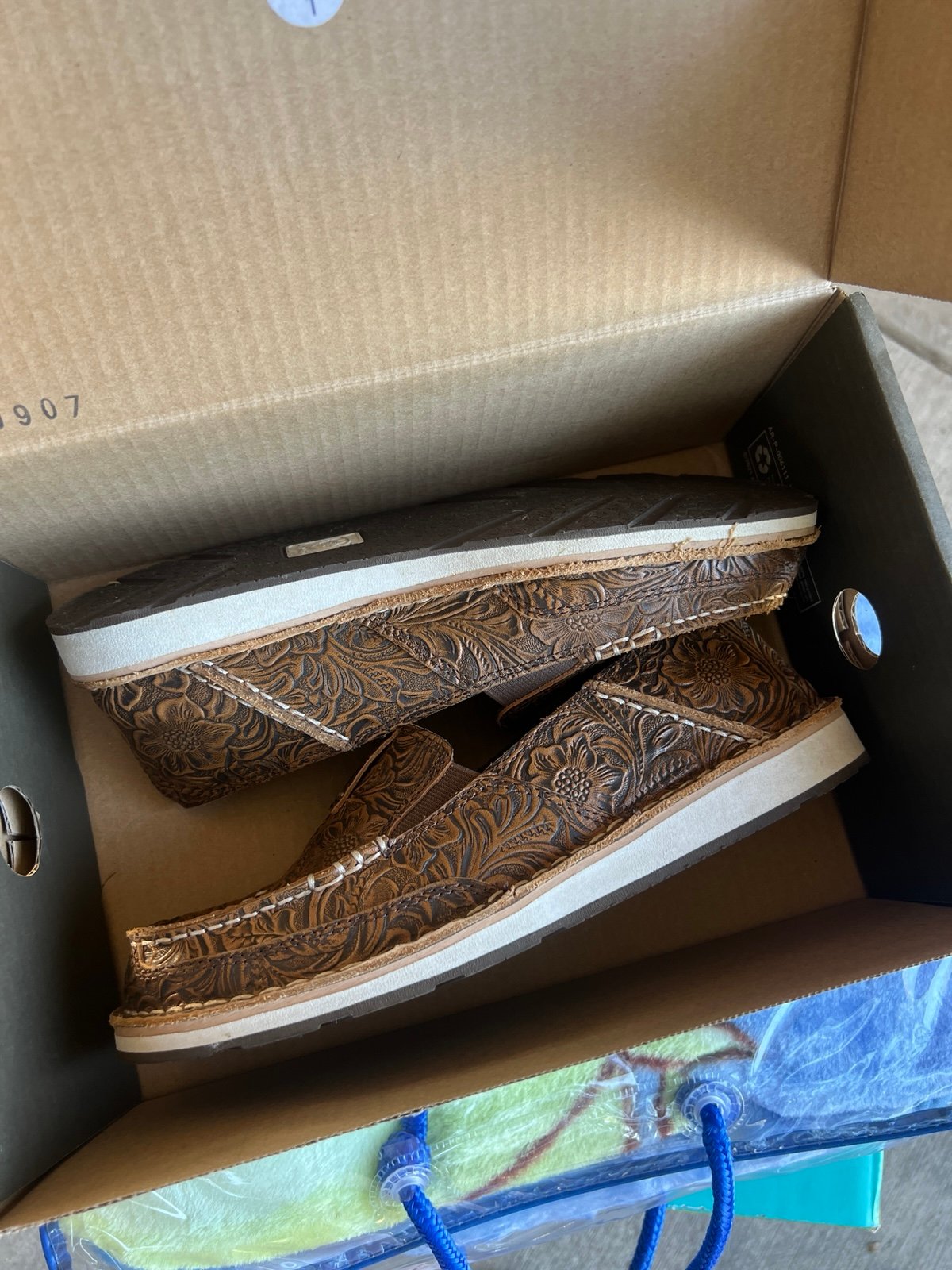Ariat cruisers