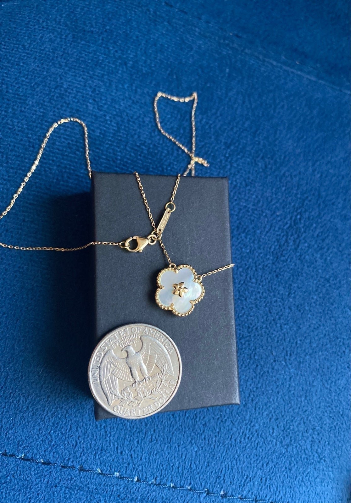 ⭐️SOLD⭐️DONOTBUY⭐️Mother of pearl Flower REALGOLD 18k /AU750 ⭐️SOLD⭐️DONOTBUY⭐️