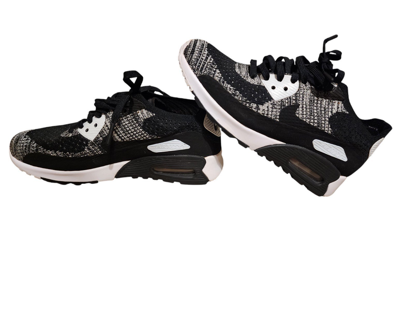 Nike Air Max 90 Flyknit Ultra 2.0 white and black sneakers
