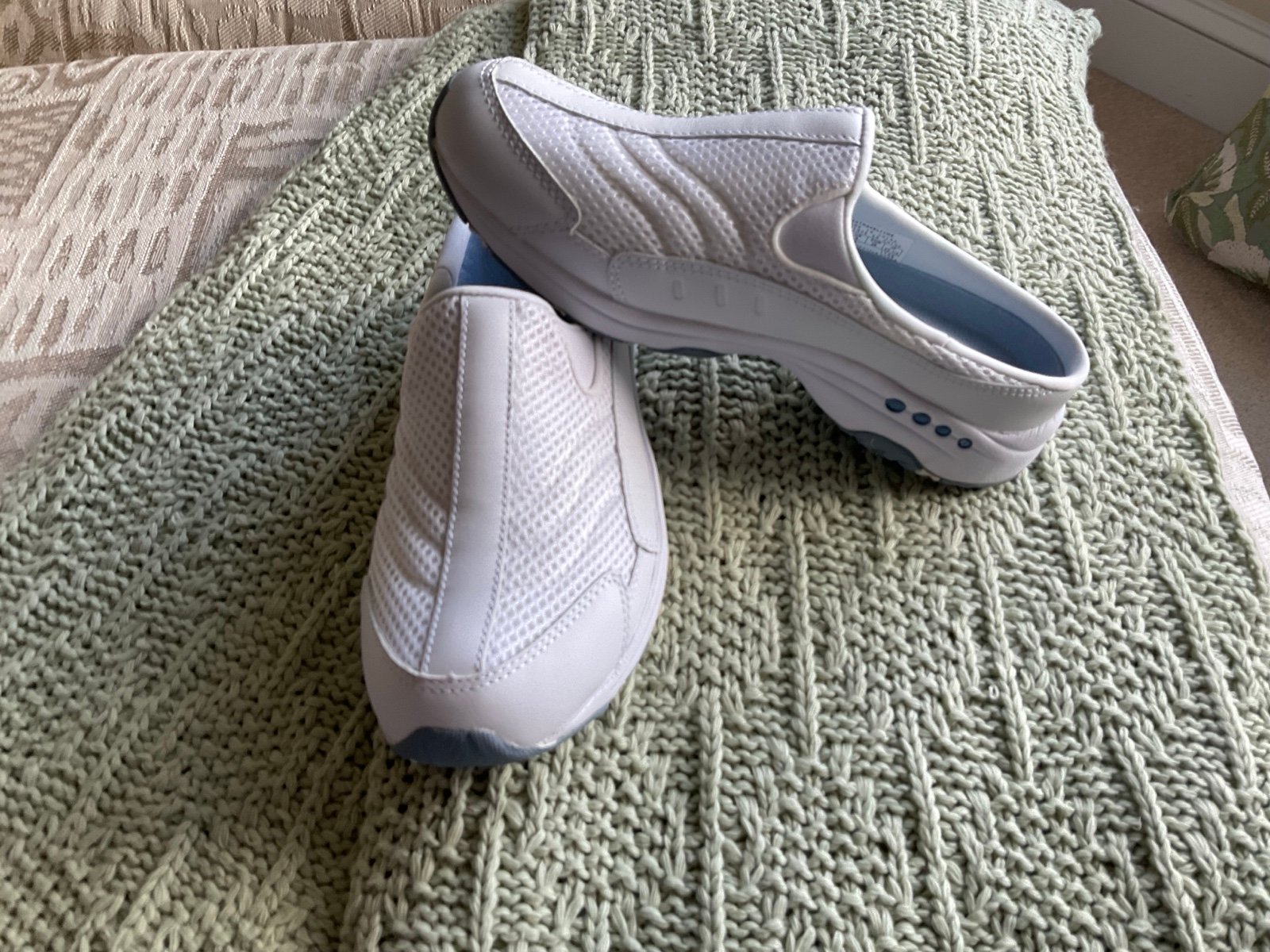 NWOT Easy Spirit Slip On Traveltime Classic Clogs Sneakers - Size 6.5