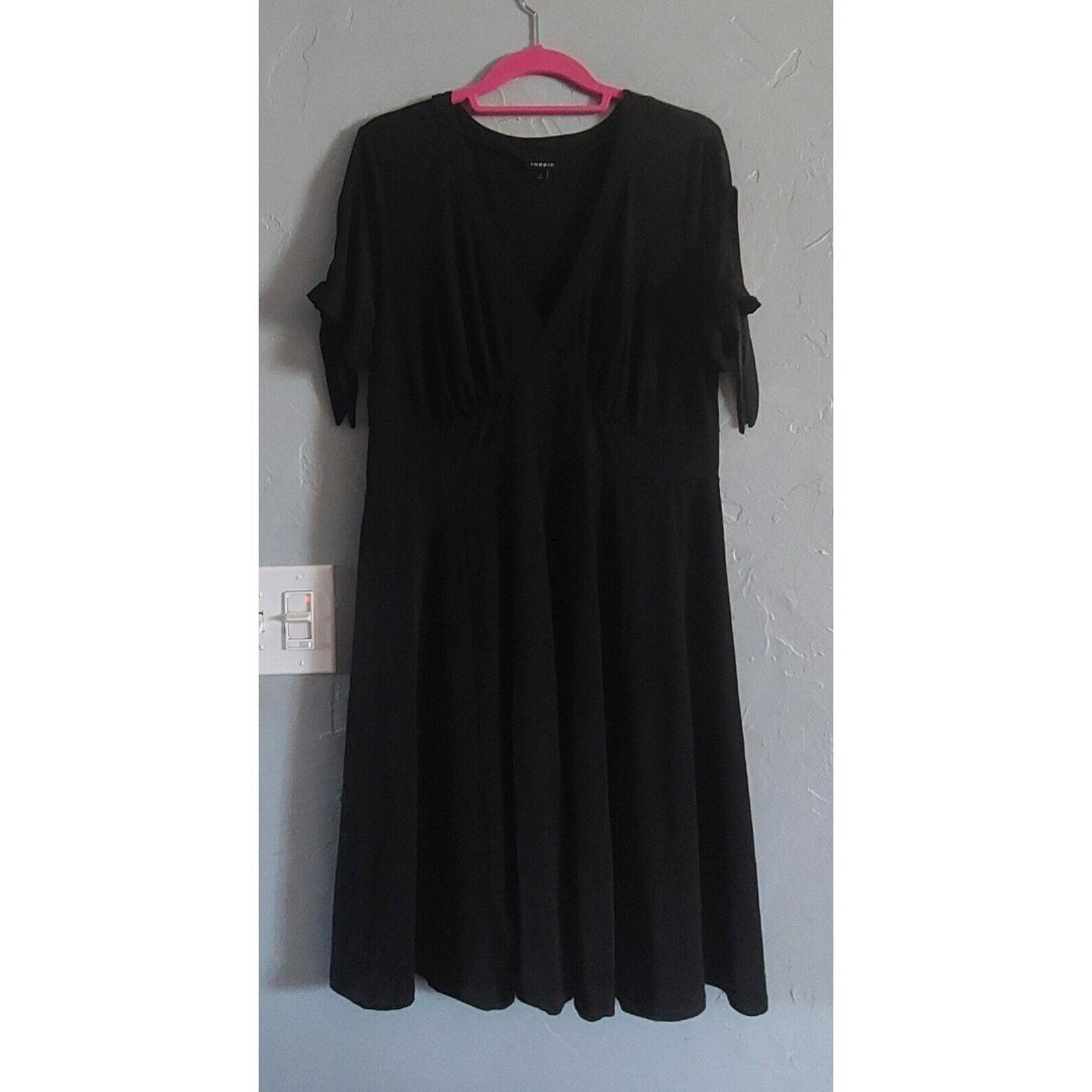 Torrid Dress Women's Size 1 ,Polyester, Spandex, 18 Inch Of Armp To Armp, Black