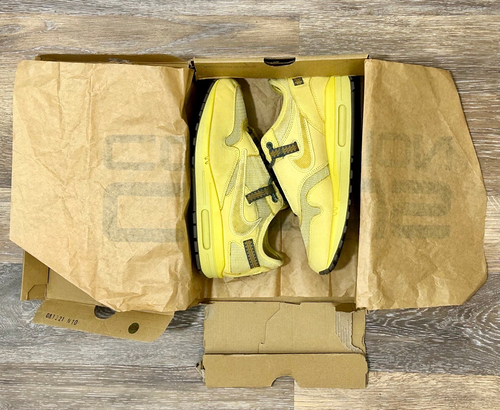 Travis Scott CactusJack AirMax Saturn Gold