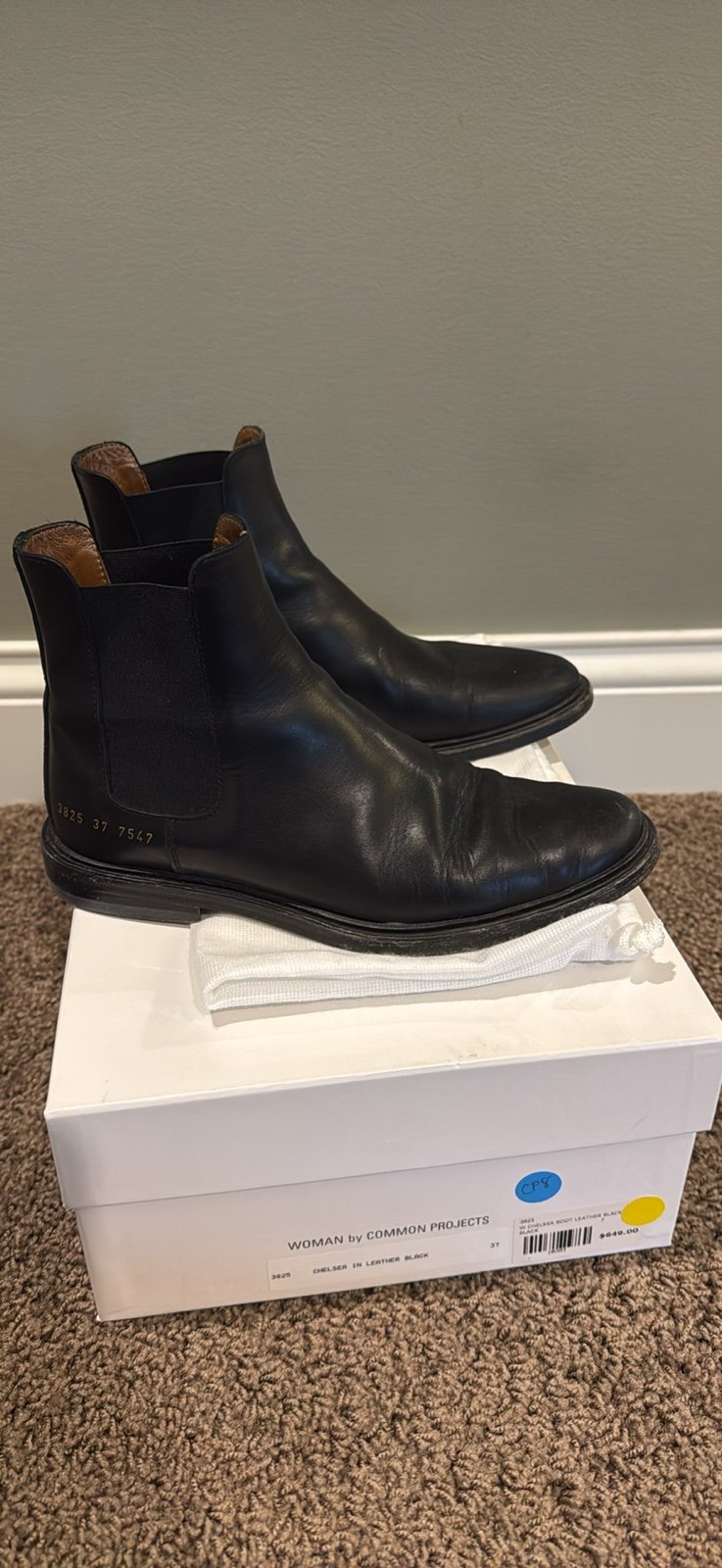 Common Projects Chelsea Boot 37