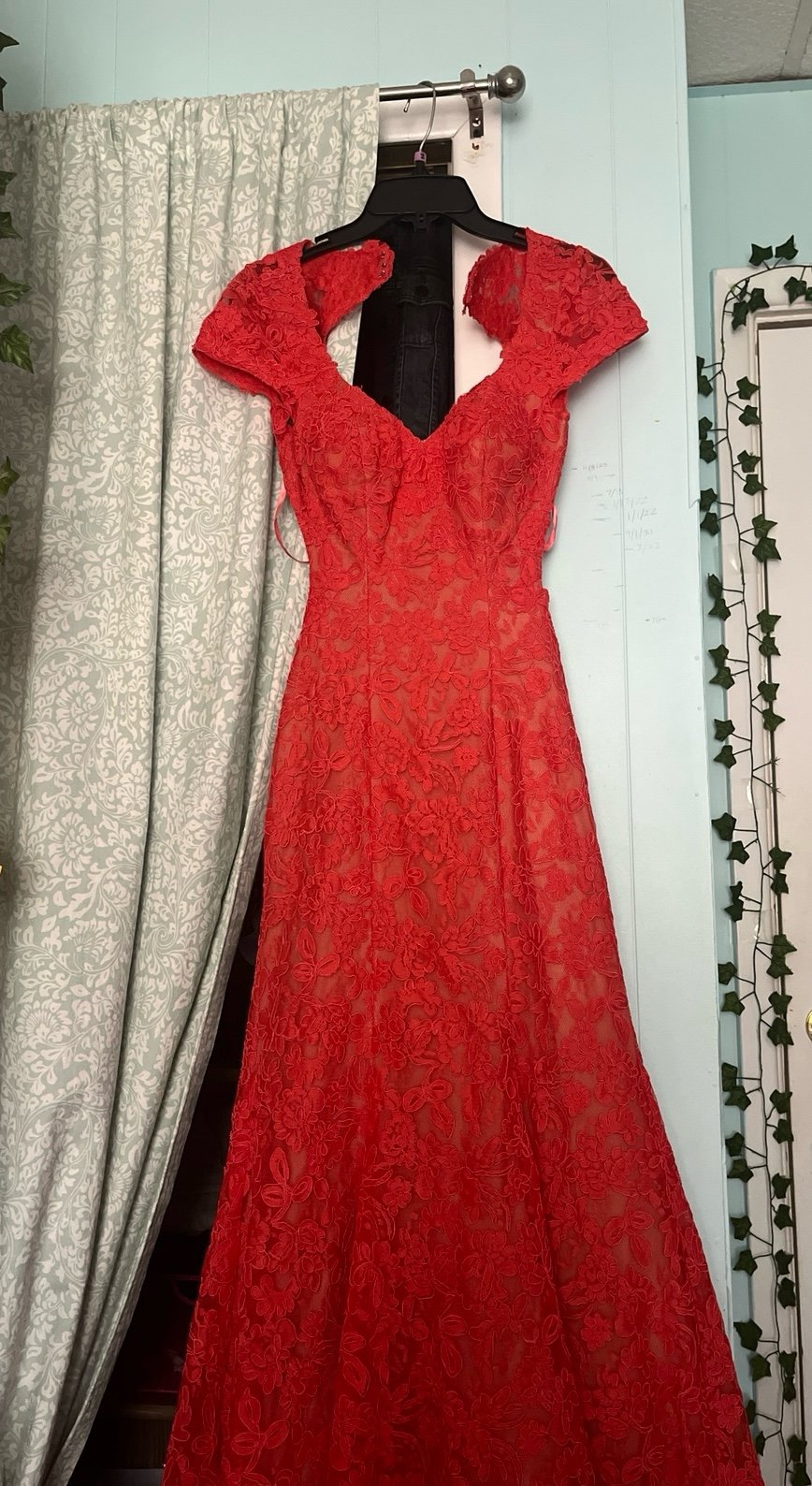 La femme lace dress