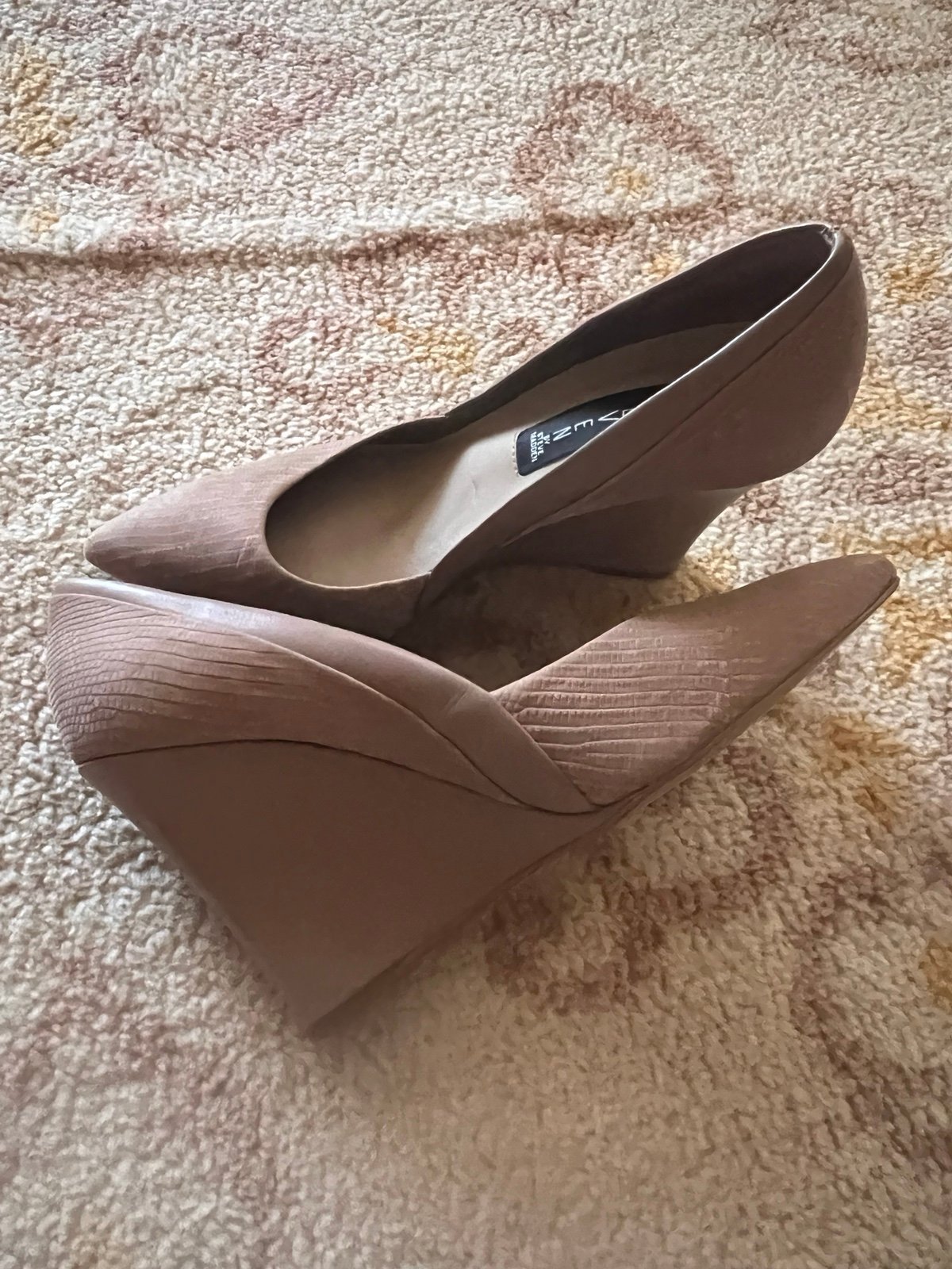 New Steven Madden Wedge-Heels Pumps Light Tan/ Nude Size 6.5