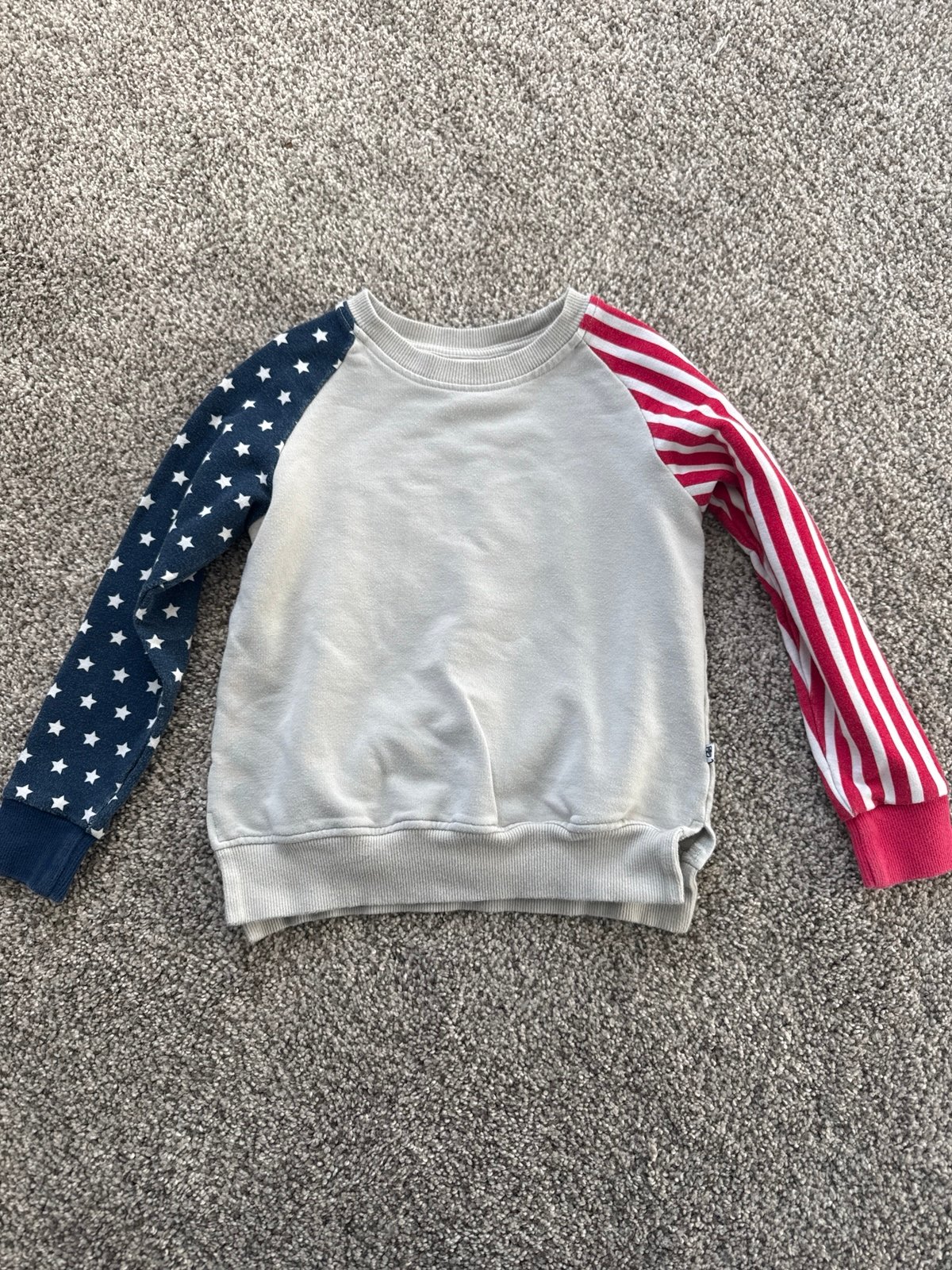 Bums and roses 3T crewneck sweatshirt