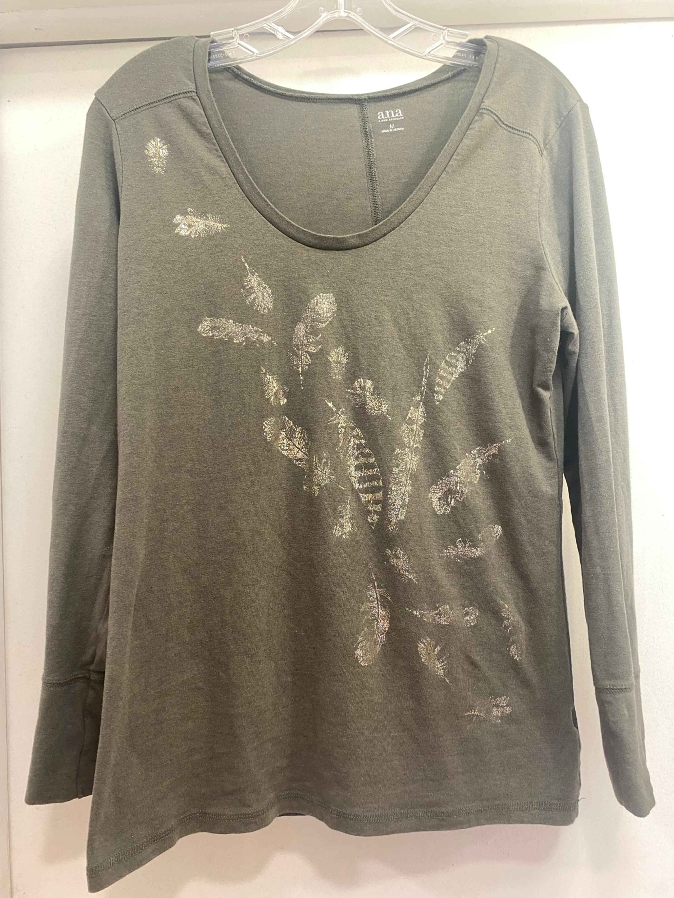 a.n.a DARK GREEN LONG SLEEVED TOP T SHIRT WITH GOLD LEAF DESIGN WOMENS M