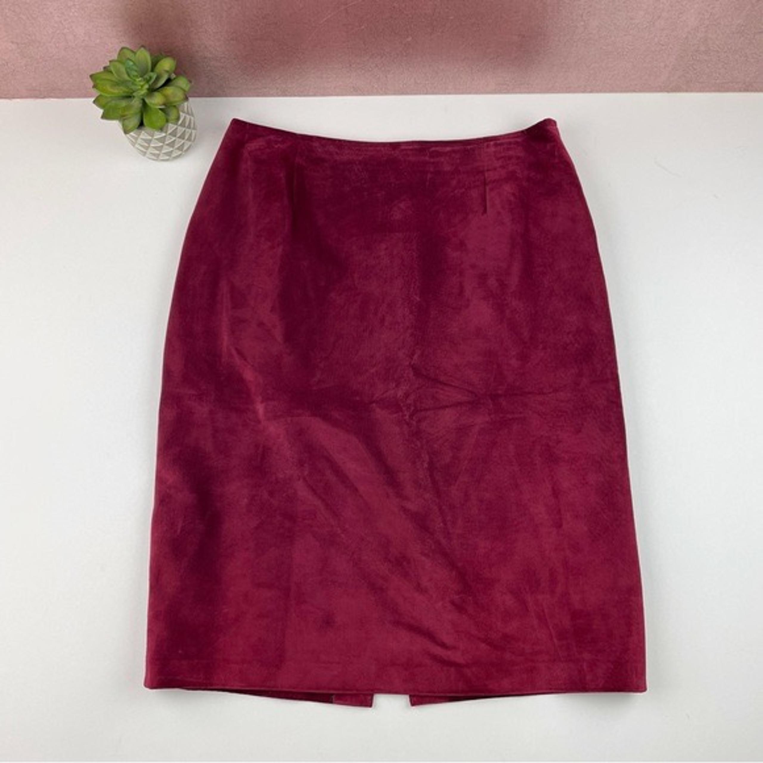 Danier Canada Solid Red Genuine Leather Pencil Straight Skirt Women Size 8