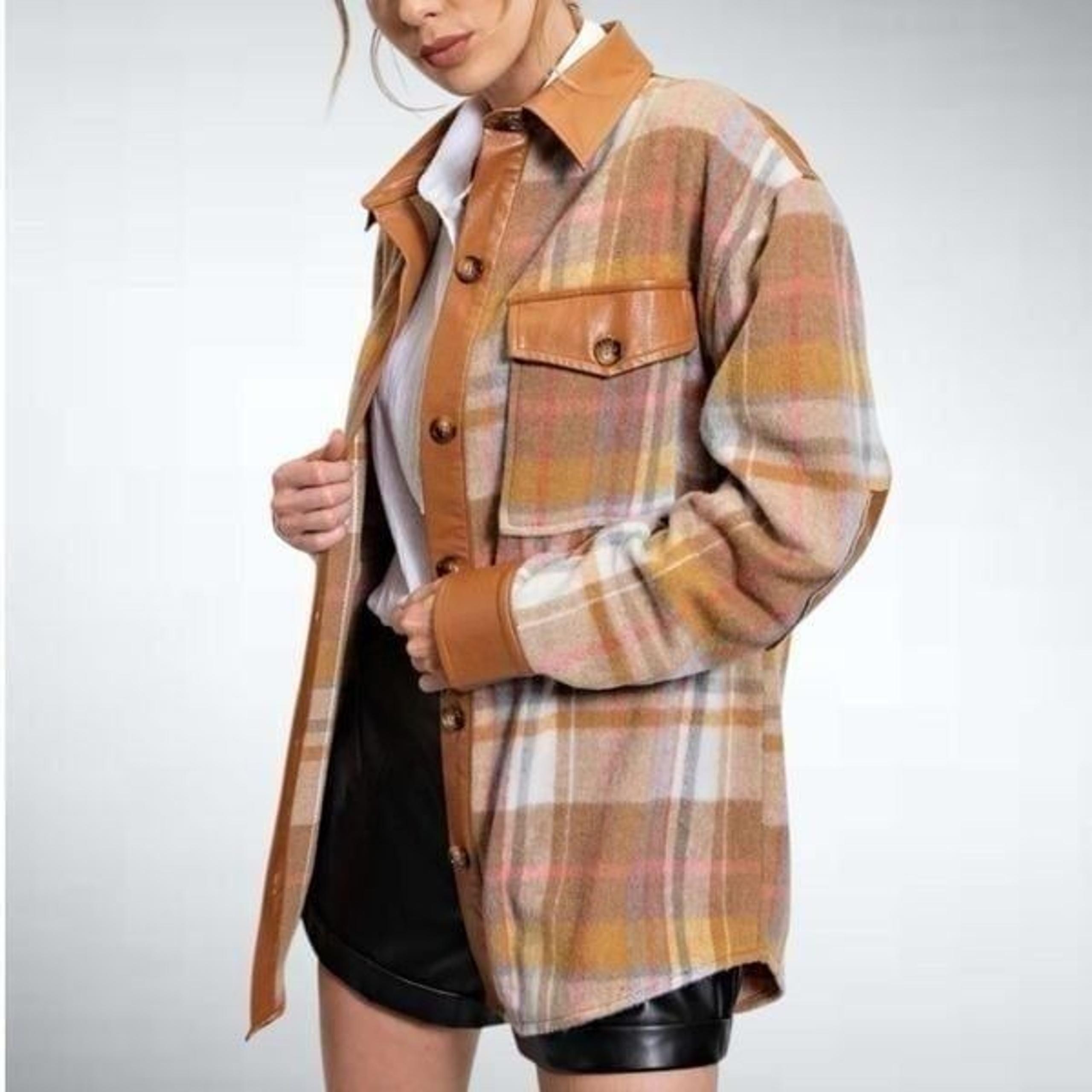 Size S Easel Faux Leather Plaid Button Down Shacket in Khaki