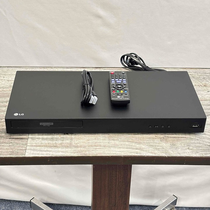 LG UP875 Black Ultra HD Blu-ray Player Remote USB Port