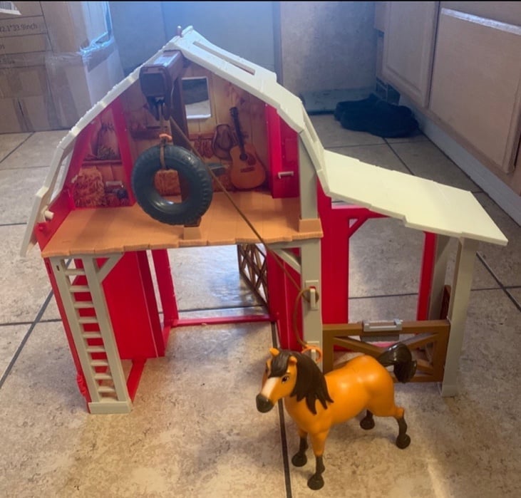 Spirit Untamed Ultimate Barn And Horse