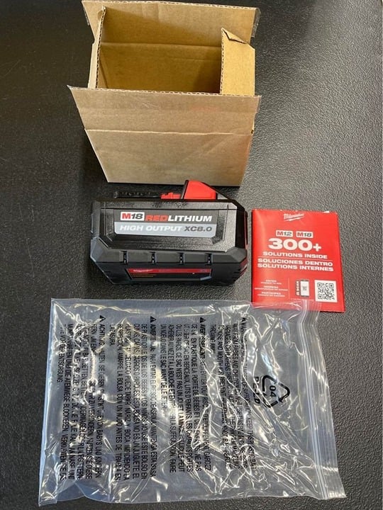 Genuine Milwaukee m18 8.0 HIGH OUTPUT 18v battery. Brand new