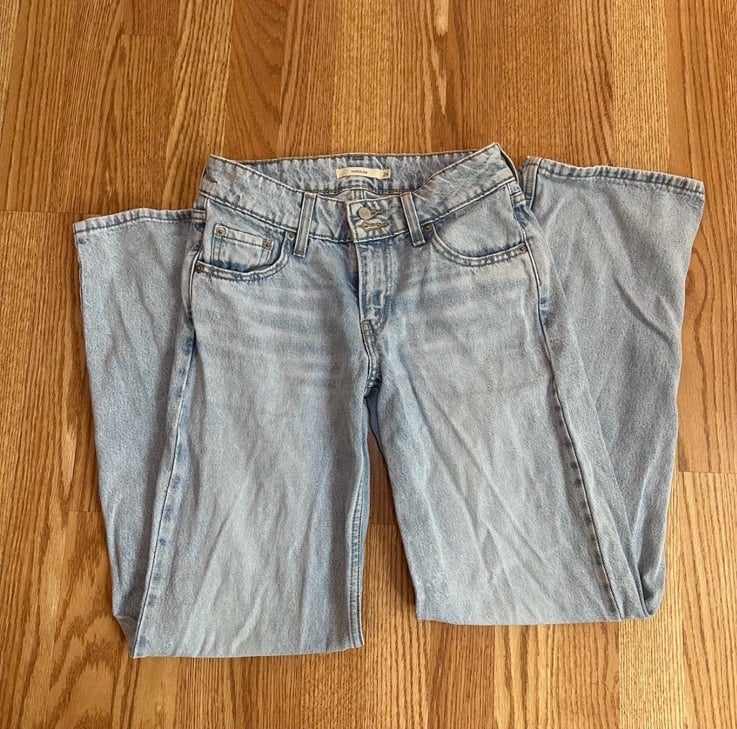 Levi’s super low size 26