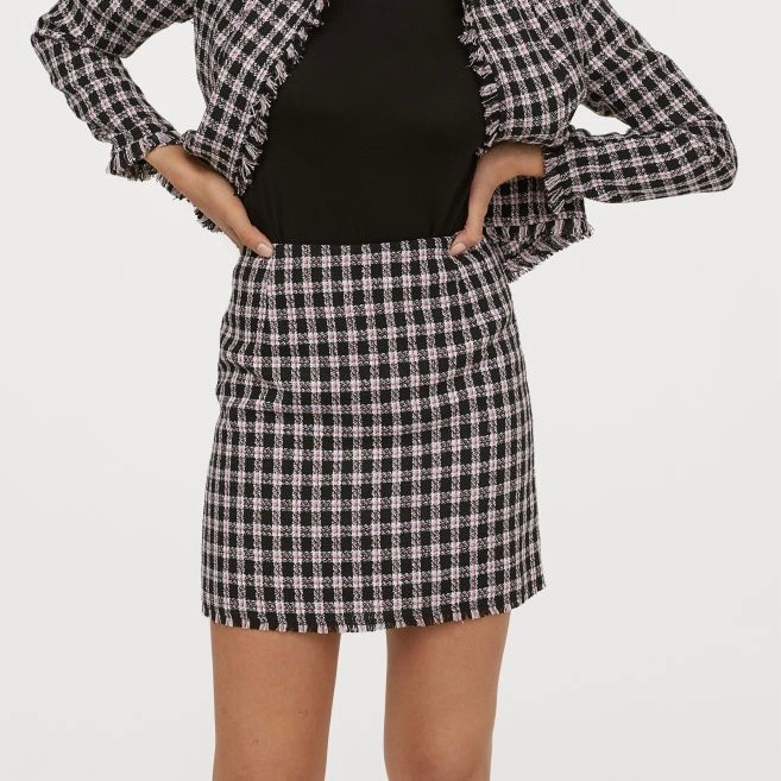 H&M Divided High Waisted Black & Pink Plaid A-Line Tweed Skirt Women's Size 0