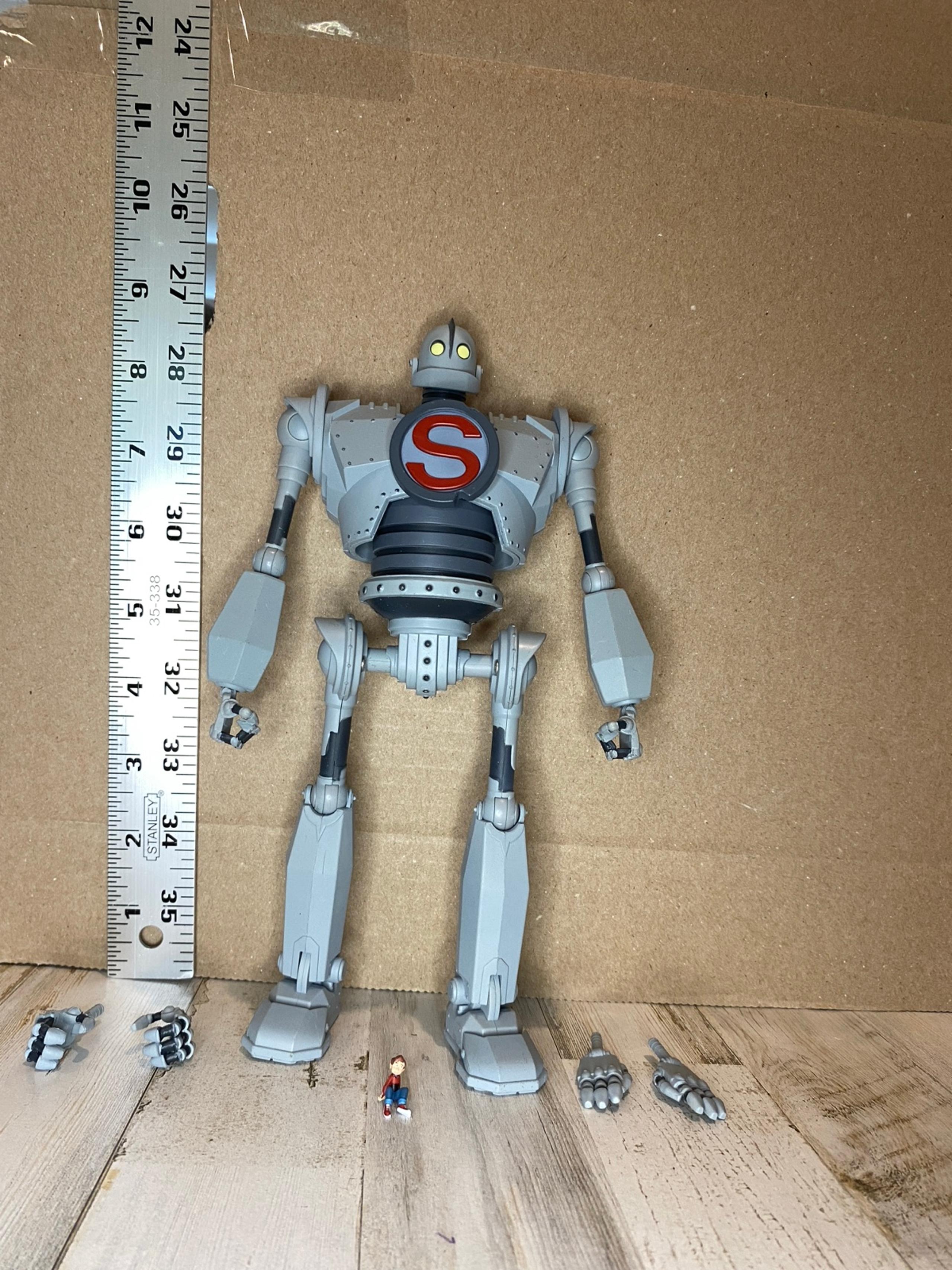 Diamond Select Iron Giant Action Figure