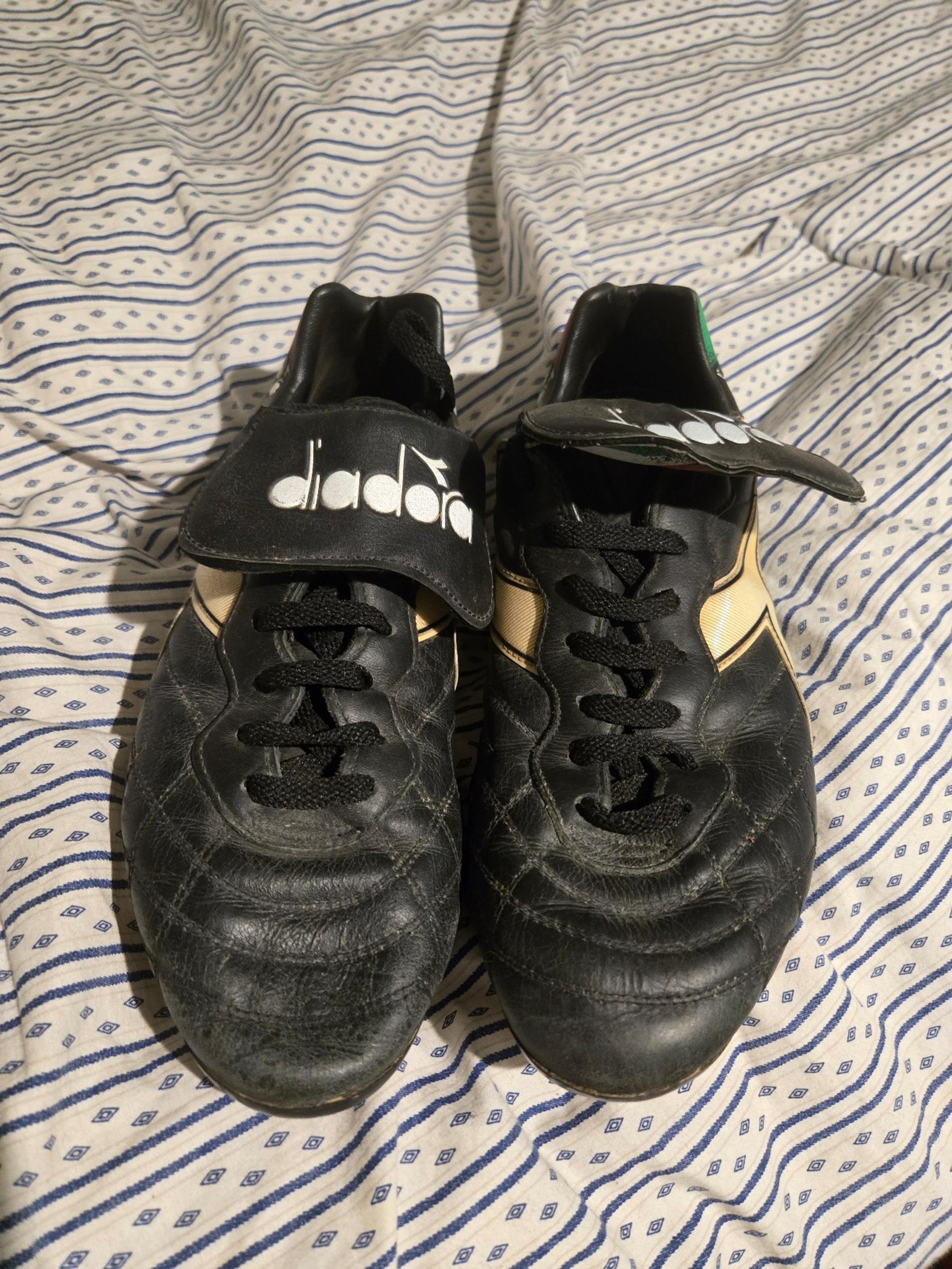 Vintage Diadora black leather soccer cleats 9M
