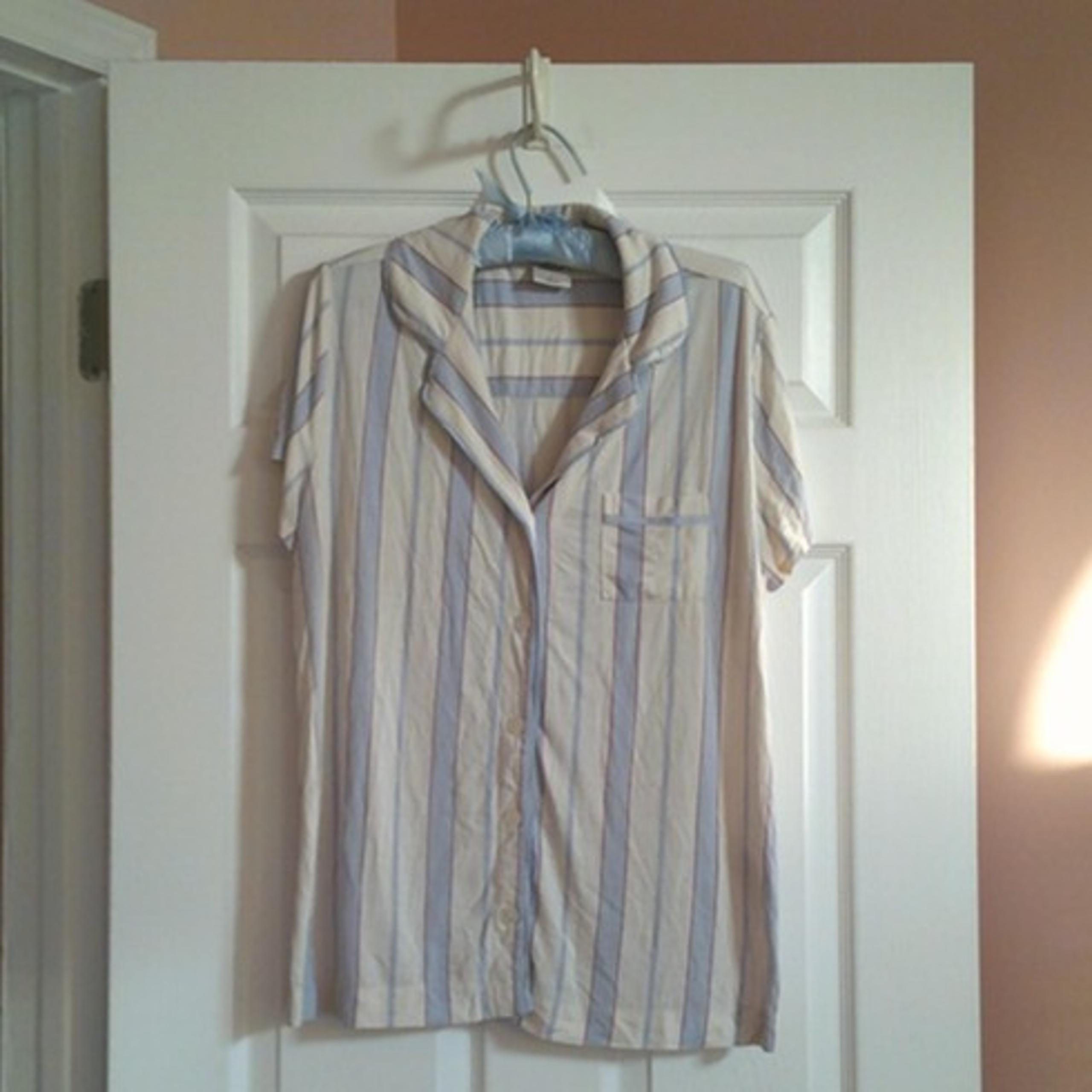 Soma Pajama Top L Striped Blue Ivory Pink Rayon Spandex Knit Pocket Button Front
