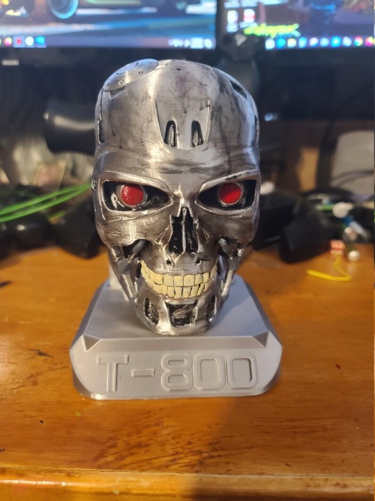 T800 Skull with removable CPU and stand