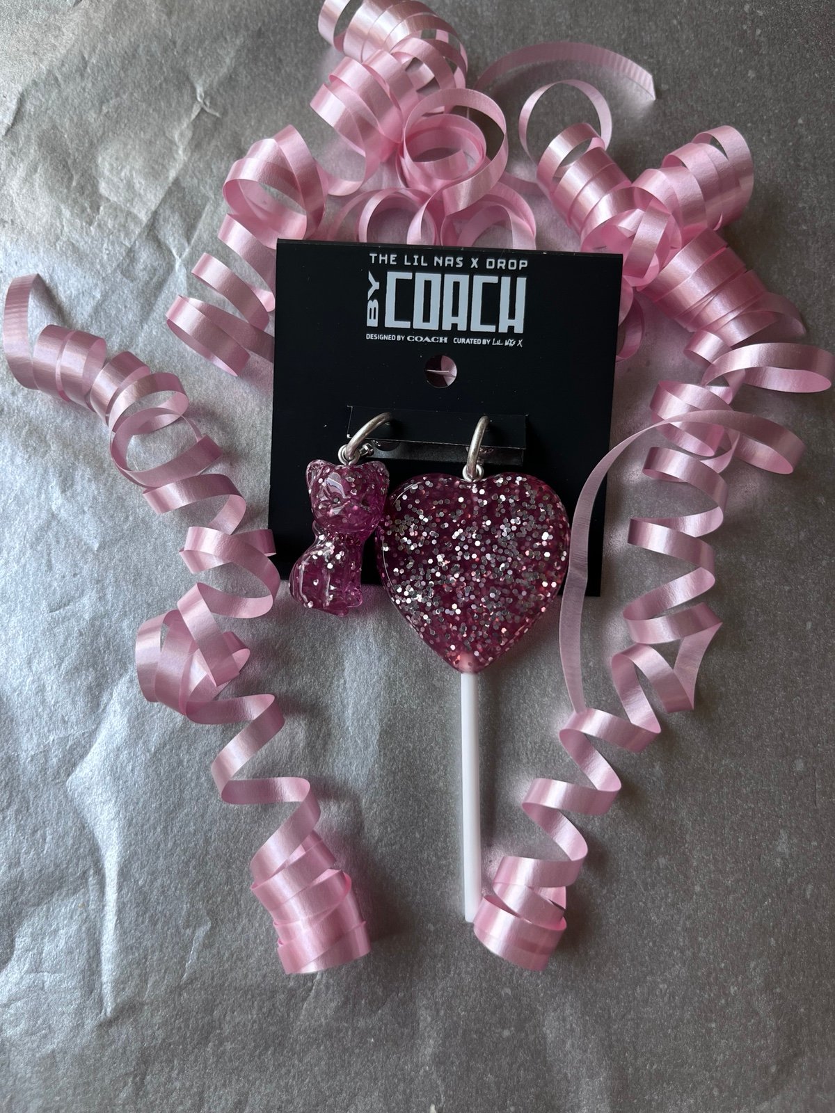 The Lil Nas X Drop Cat And Heart Lollipop Mismatch Earrings