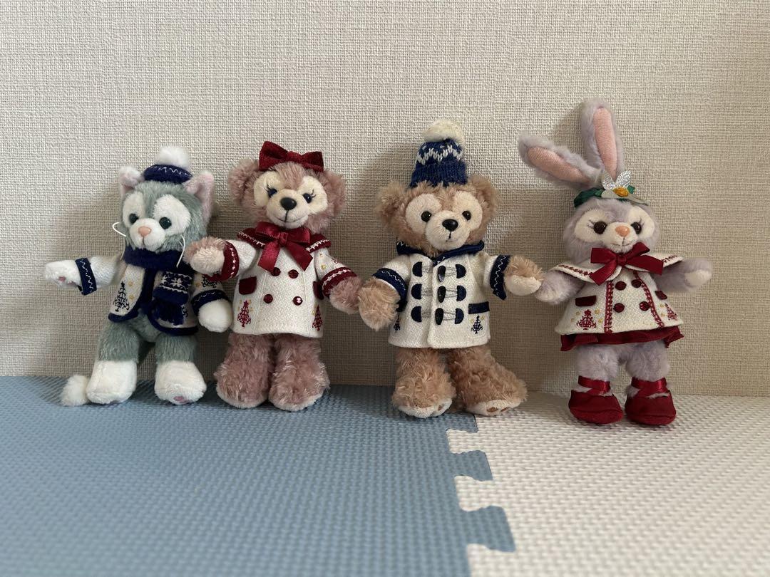 Duffy & Friends 2018 It's Christmas Time Plush Badge