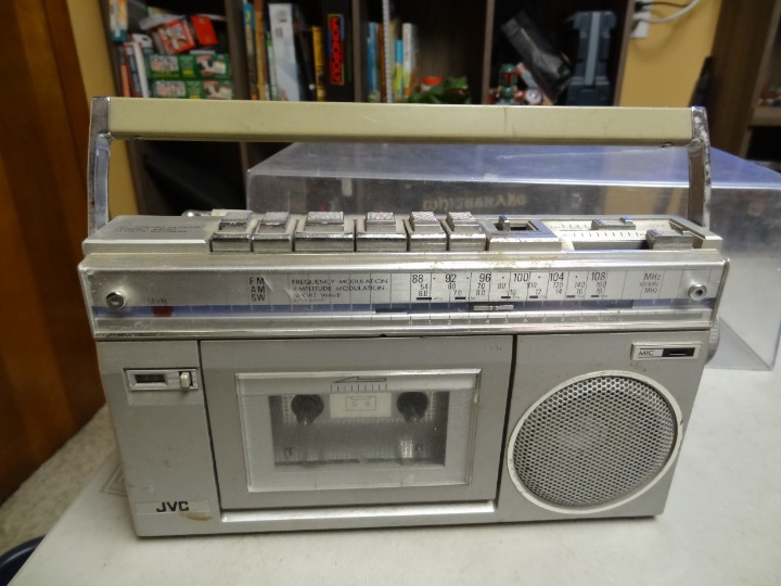 JVC RADIO CASSETTE RECORDER RC-S11JW (FOR PARTS NON-WORKING)