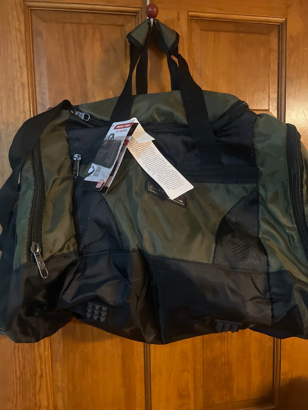 New Swiss Tech Urban Trek Duffle Bag 28 in NWT Unique