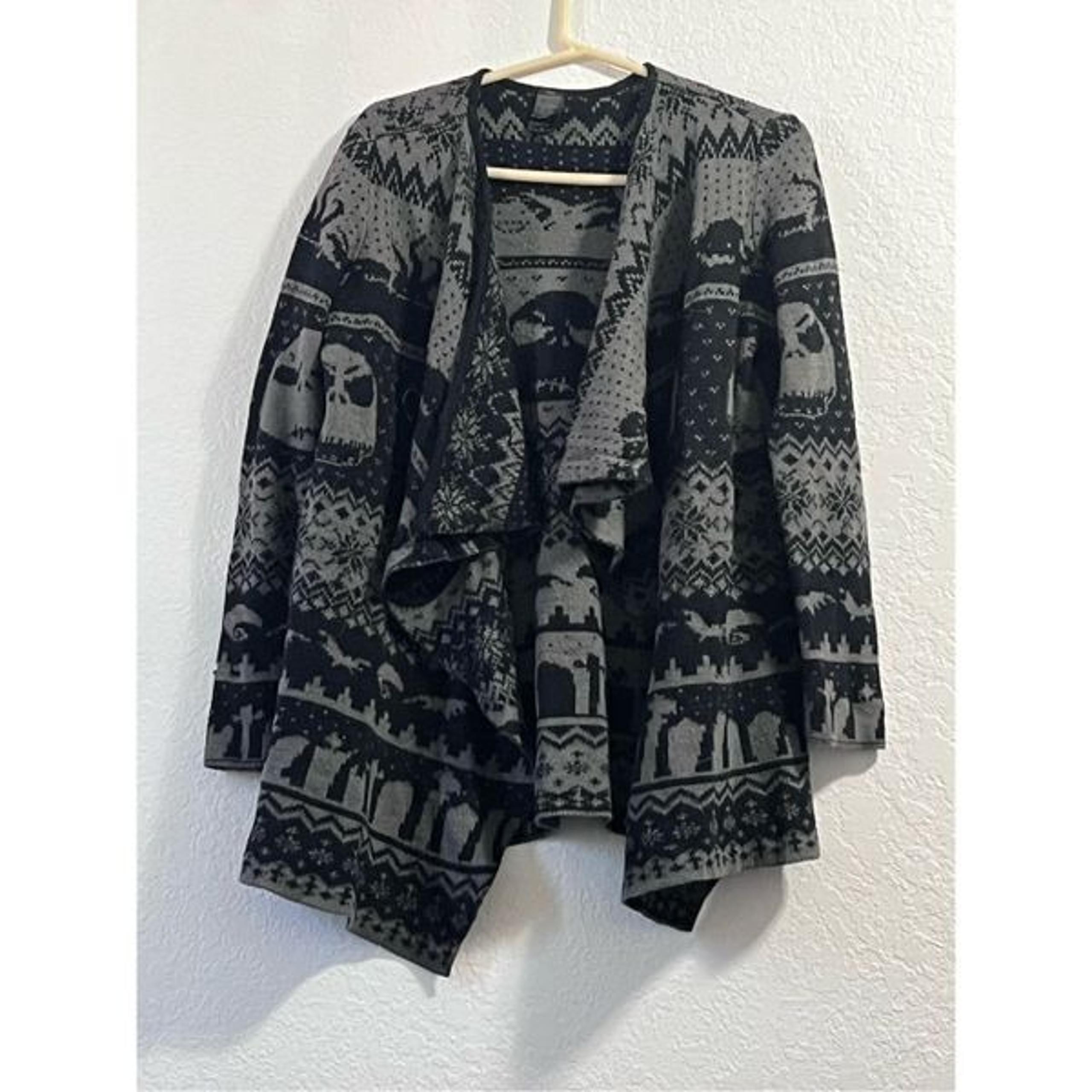 Nightmare Before Christmas Cardigan Sweater Women's M waterfall  Disney