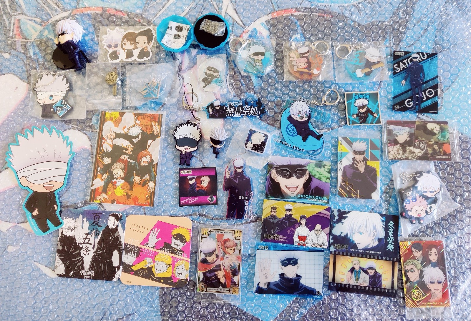 Jujutsu Kaisen Gojo Satoru Lot of 33 Figure Acrylic Keychain Cards Pin New!