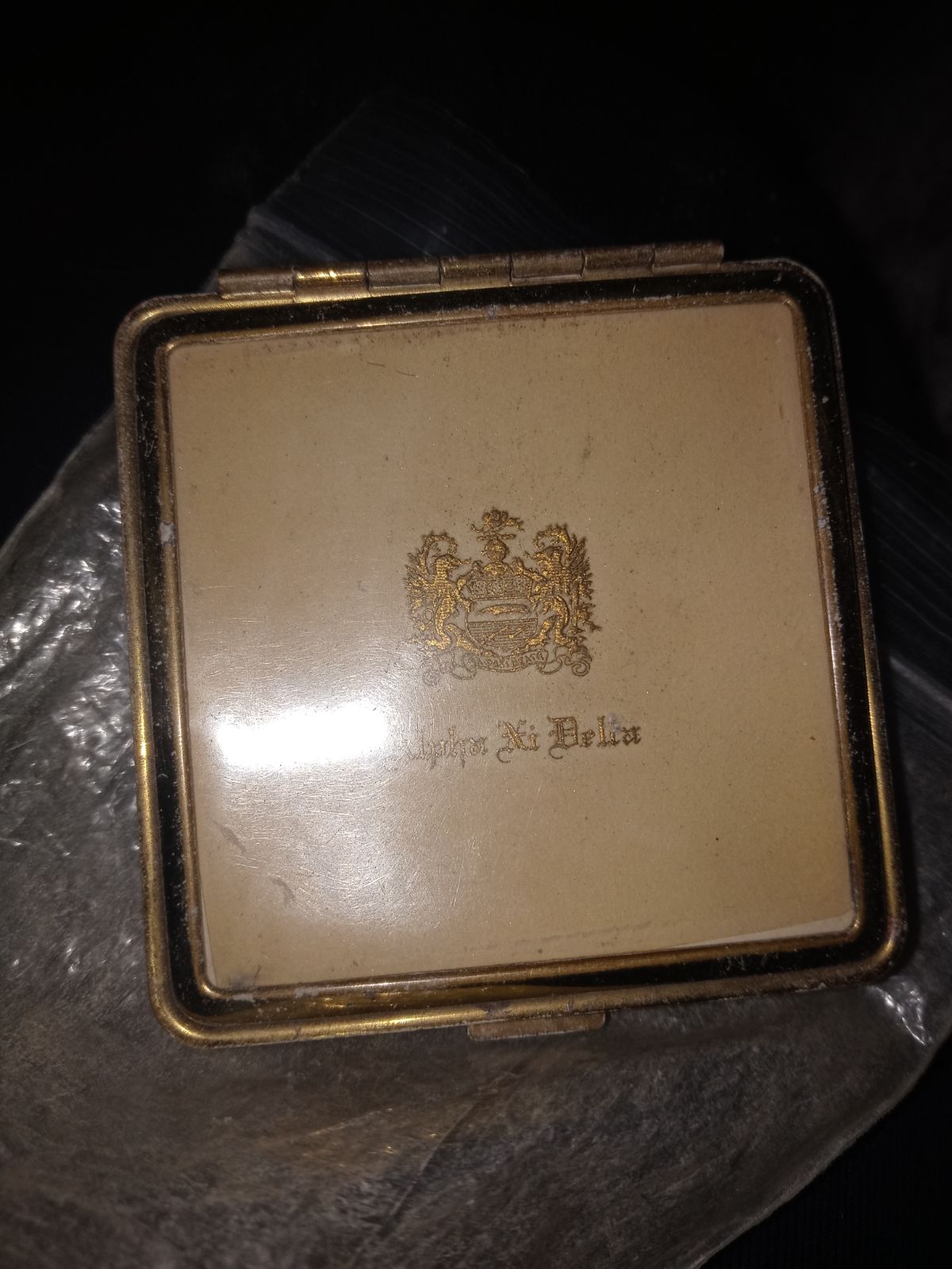 VINTAGE COMPACT
