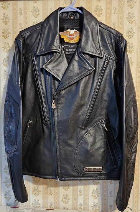 Harley Davidson Black Leather Jacket Men's Med Vented Road Cruiser Embossed