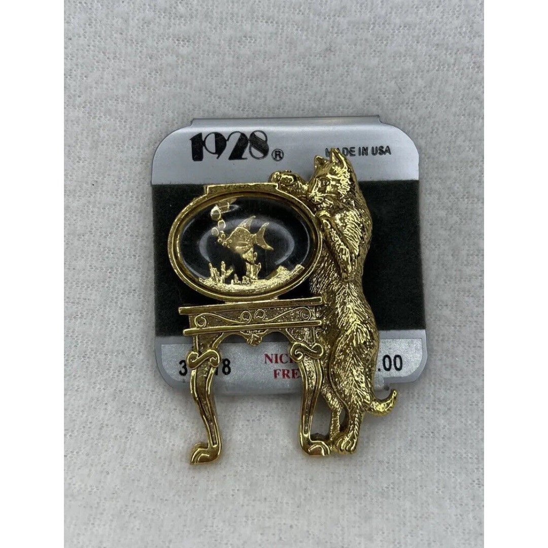 VTG Crazy Cat Lady Brooch Lucite Gold Fish Bowl Bubbles Jelly Belly Gold 2.125 t