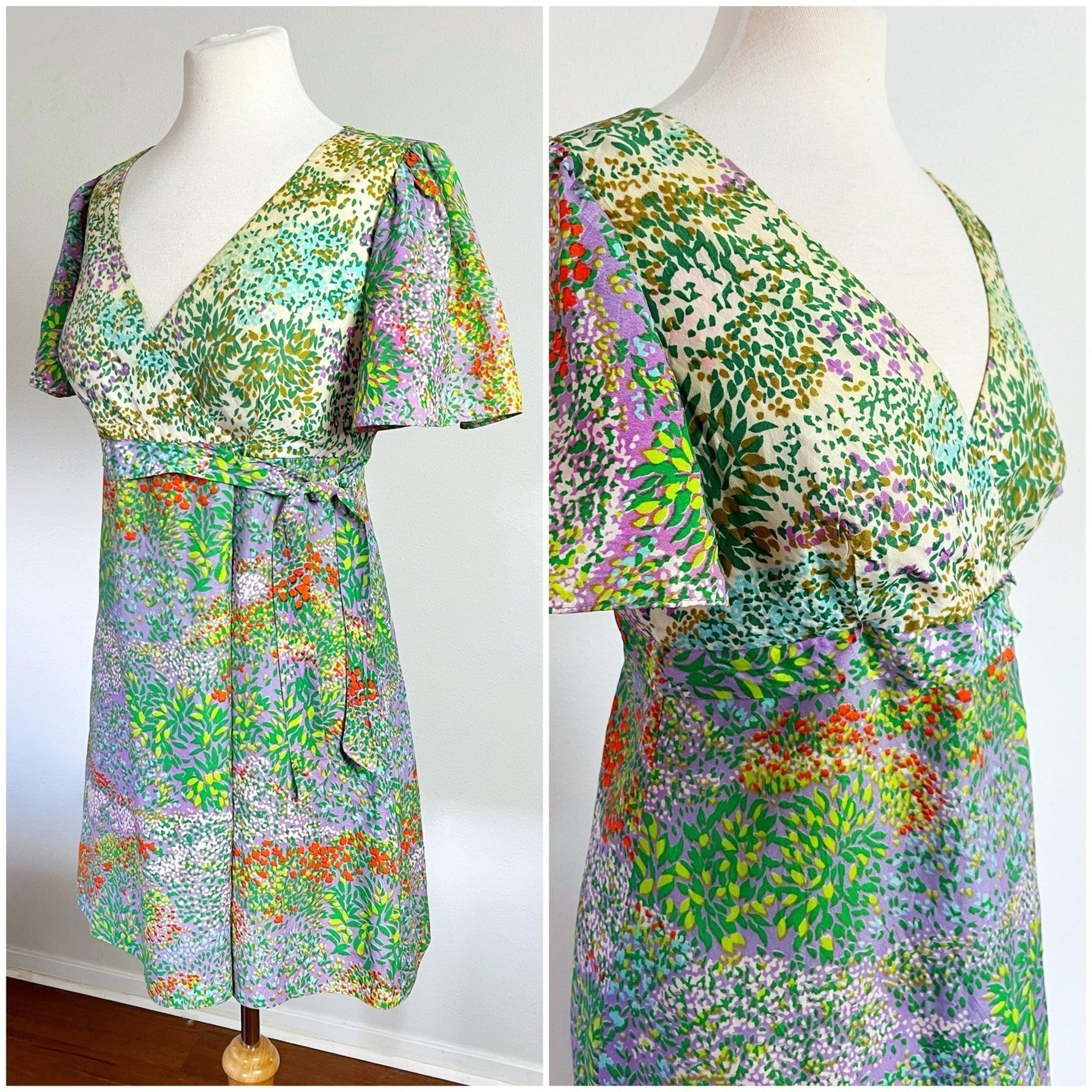 Vintage 70s Floral Psychedelic Wrap Mini Flutter Sleeve Dress // Size Small