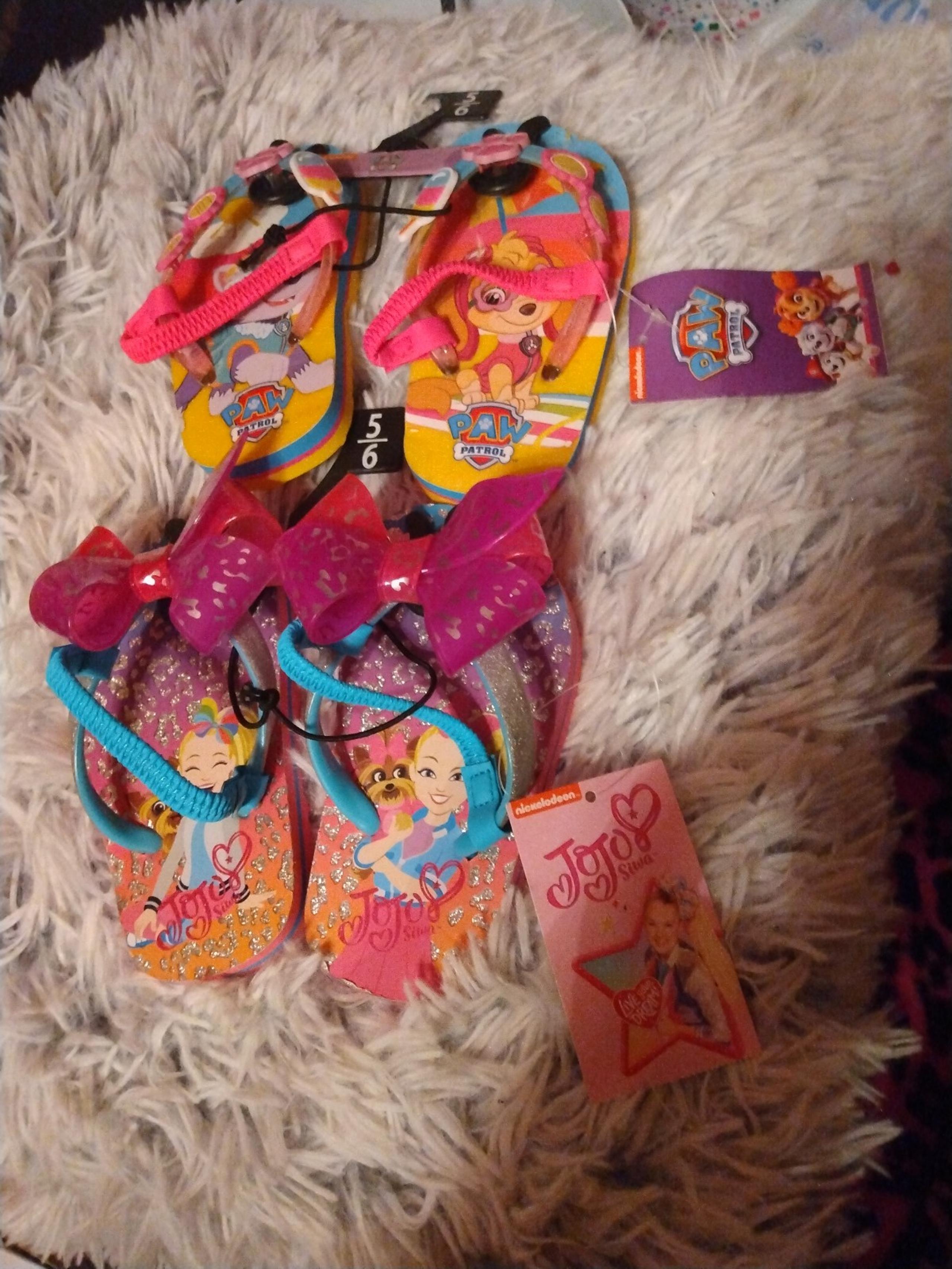 Girls flip flops sandals  5/6 Toddler (2) pairs paw patrol n JoJo Siwa