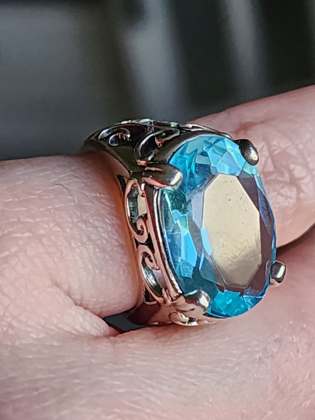 Large blue topaz. 925 silver ring.